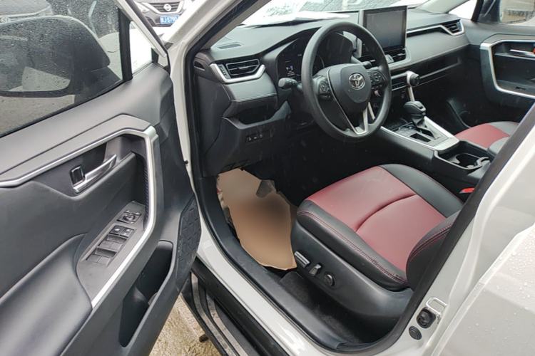 Used Toyota RAV4 2022 2.0L CVT Two-Wheel Drive Fashion Edition Driver Seat