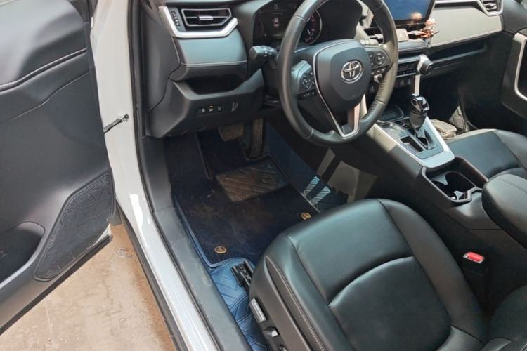 Used Toyota RAV4 2022 2.0L CVT Two-Wheel Drive Fashion Plus Edition Driver Seat