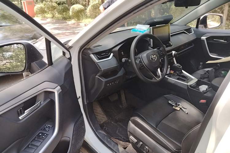 Used Toyota RAV4 2022 2.0L CVT Two-Wheel Drive Fashion Edition Driver Seat