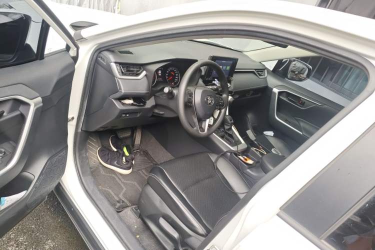 Used Toyota RAV4 2022 2.0L CVT Two-Wheel Drive Urban Edition Driver Seat