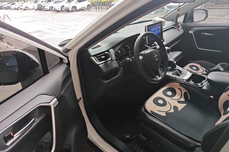 Used Toyota RAV4 2022 2.0L CVT Two-Wheel Drive Fashion Plus Edition Driver Seat