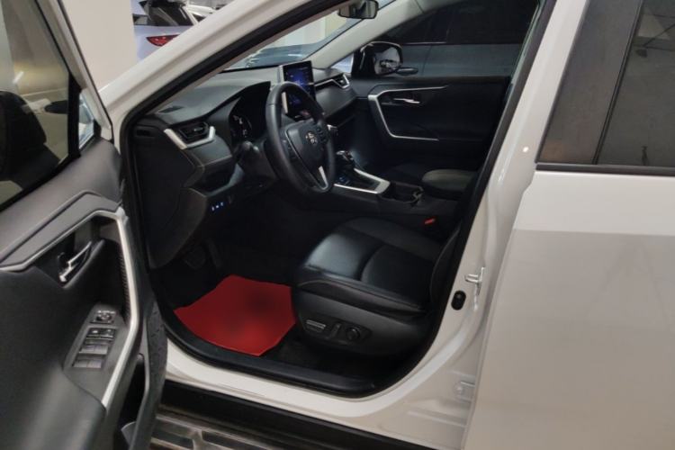 Used Toyota RAV4 2022 2.0L CVT Two-Wheel Drive Fashion Plus Edition Driver Seat