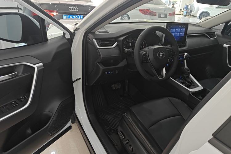 Used Toyota RAV4 2022 2.0L CVT Two-Wheel Drive Fashion Edition Driver Seat