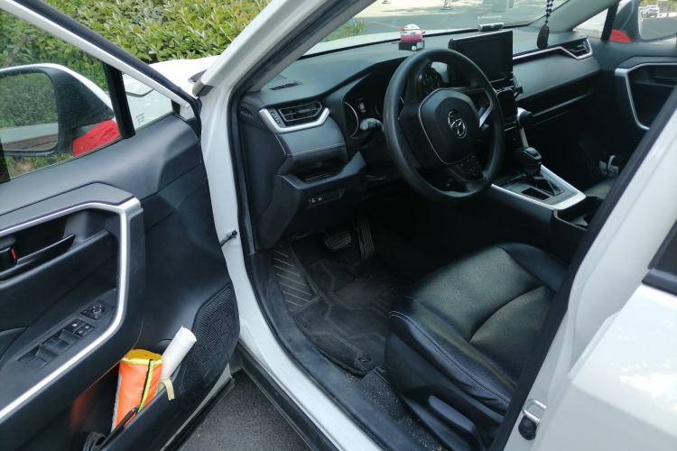 Used Toyota RAV4 2022 2.0L CVT Two-Wheel Drive Urban Edition Driver Seat