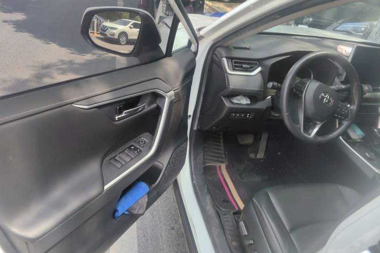 Used Toyota RAV4 2022 Dual-Engine 2.5L E-CVT Four-Wheel Drive Elite Plus Edition Driver Seat