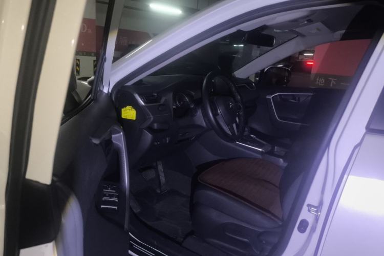Used Toyota RAV4 2022 2.0L CVT Two-Wheel Drive Urban Edition Driver Seat