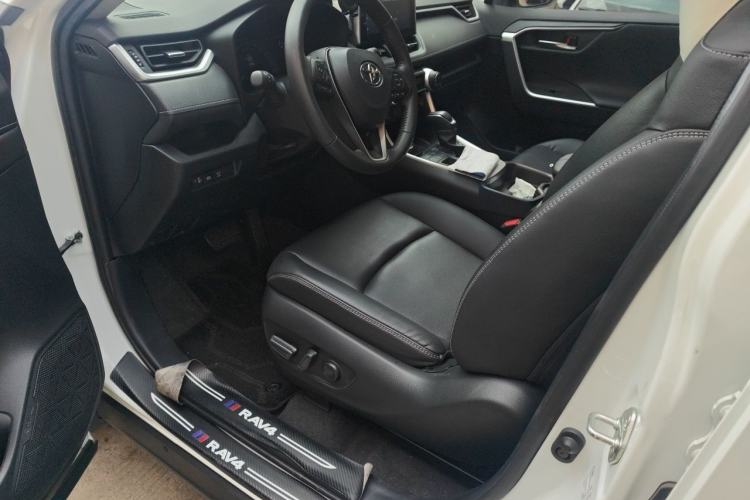 Used Toyota RAV4 2022 2.0L CVT Two-Wheel Drive Fashion Plus Edition Driver Seat
