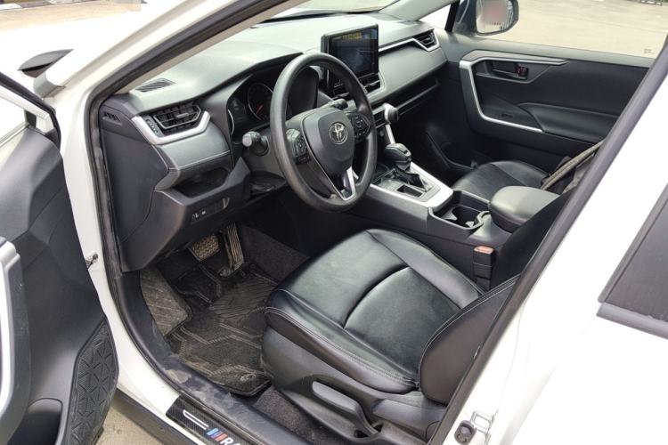 Used Toyota RAV4 2022 2.0L CVT Two-Wheel Drive Urban Edition Driver Seat