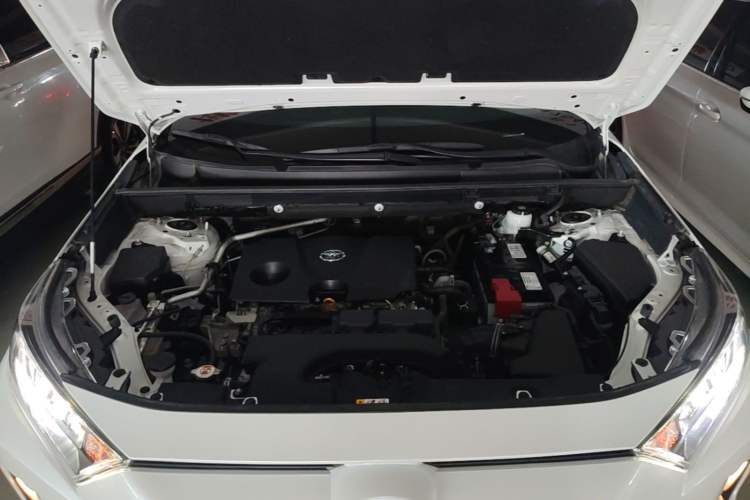 Used Toyota RAV4 2022 2.0L CVT Two-Wheel Drive Fashion Edition Engine Bay