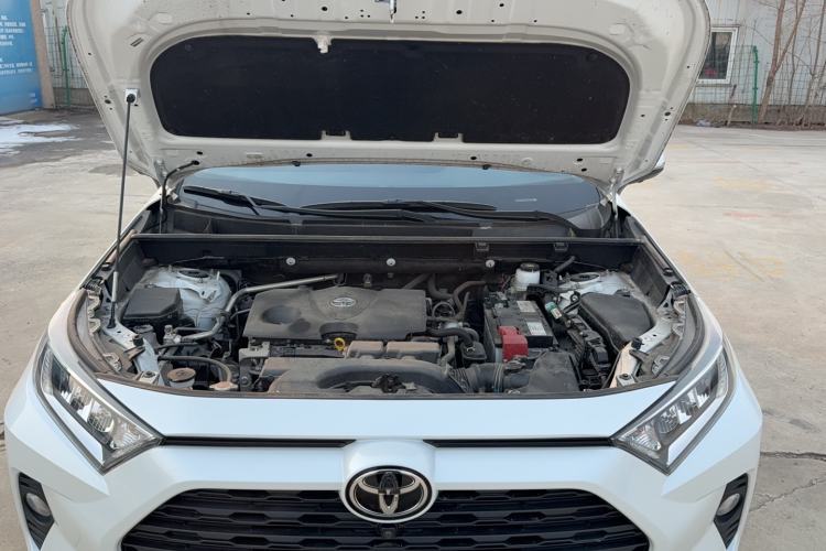 Used Toyota RAV4 2022 2.0L CVT Two-Wheel Drive Fashion Edition Engine Bay