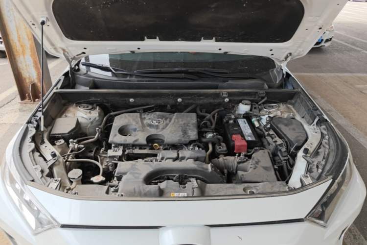 Used Toyota RAV4 2022 2.0L CVT Two-Wheel Drive Fashion Edition Engine Bay