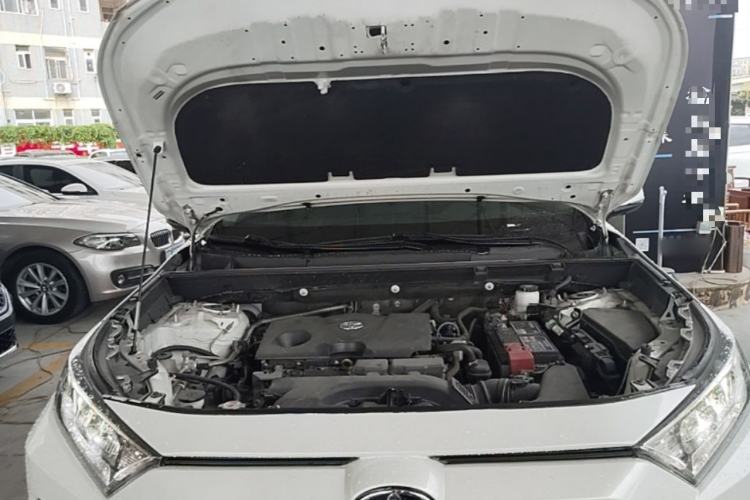 Used Toyota RAV4 2022 2.0L CVT Two-Wheel Drive Fashion Edition Engine Bay