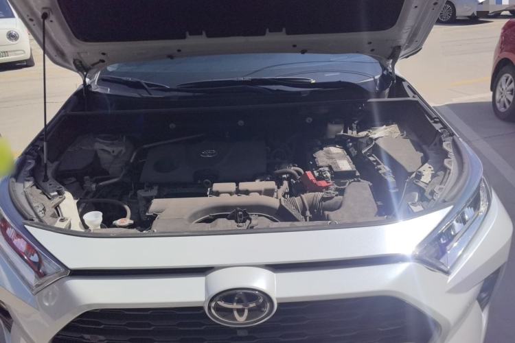 Used Toyota RAV4 2022 2.0L CVT Two-Wheel Drive Fashion Edition Engine Bay