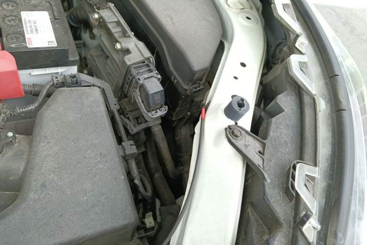 Used Toyota RAV4 2022 2.0L CVT Two-Wheel Drive Fashion Edition Engine Bay Left