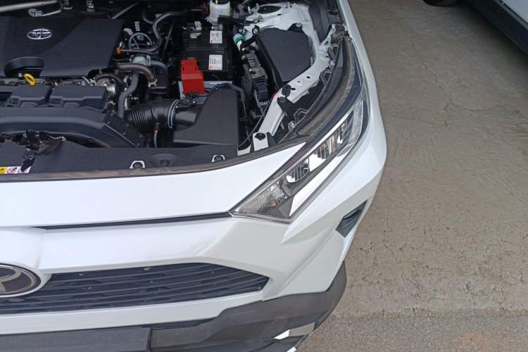 Used Toyota RAV4 2022 2.0L CVT Two-Wheel Drive Fashion Edition Engine Bay Left