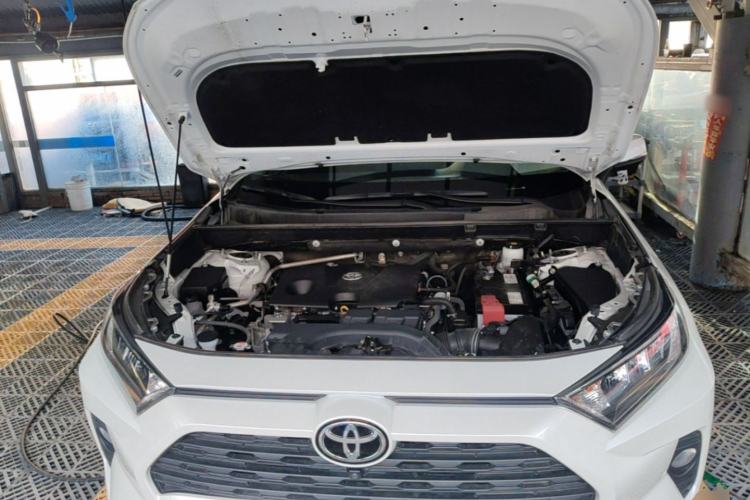 Used Toyota RAV4 2022 2.0L CVT Two-Wheel Drive Fashion Edition Engine Bay