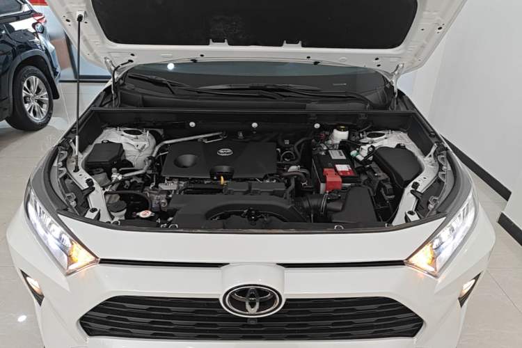 Used Toyota RAV4 2022 2.0L CVT Two-Wheel Drive Fashion Edition Engine Bay