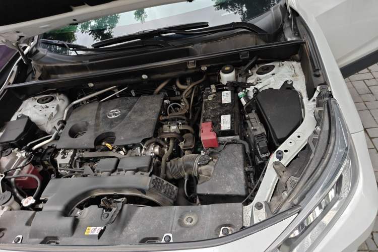 Used Toyota RAV4 2022 2.0L CVT Two-Wheel Drive Fashion Edition Engine Bay