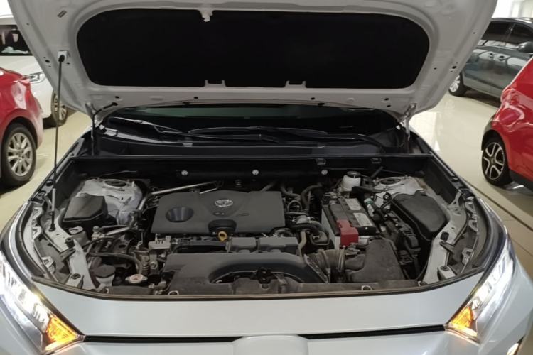 Used Toyota RAV4 2022 2.0L CVT Two-Wheel Drive Fashion Edition Engine Bay