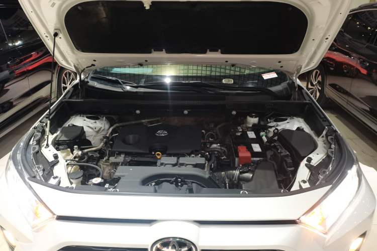 Used Toyota RAV4 2022 2.0L CVT Two-Wheel Drive Fashion Plus Edition Engine Bay