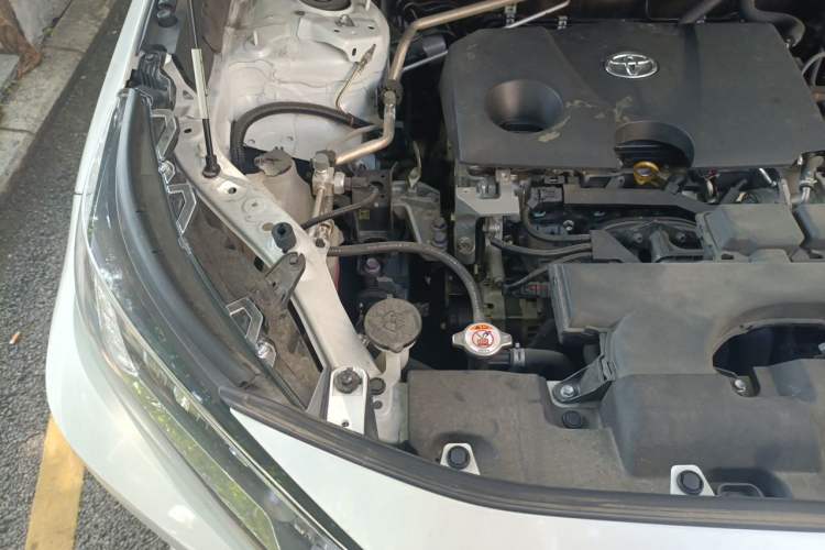 Used Toyota RAV4 2022 2.0L CVT Two-Wheel Drive Fashion Edition Engine Bay Right