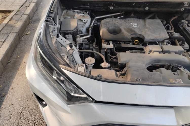 Used Toyota RAV4 2022 2.0L CVT Four-Wheel Drive Premium Edition Engine Bay Right