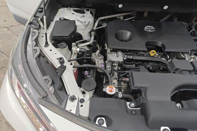 Used Toyota RAV4 2022 2.0L CVT Two-Wheel Drive Fashion Edition Engine Bay Right