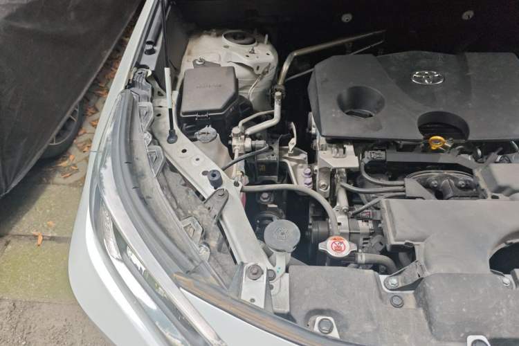 Used Toyota RAV4 2022 2.0L CVT 4x4 Style Plus Edition Engine Bay Right