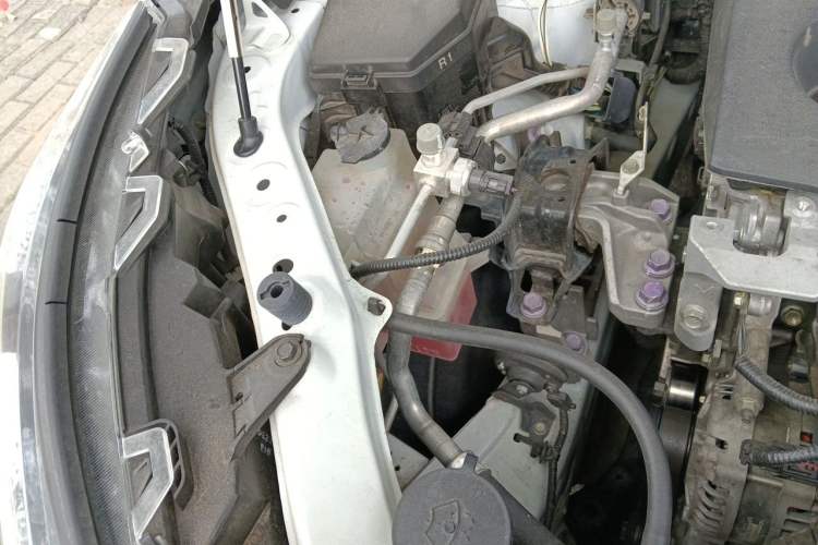 Used Toyota RAV4 2022 2.0L CVT Two-Wheel Drive Fashion Edition Engine Bay Right