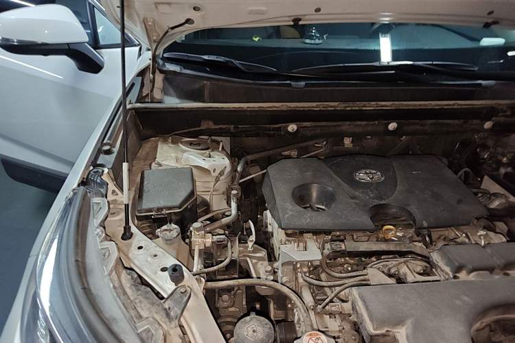 Used Toyota RAV4 2022 2.0L CVT Two-Wheel Drive Fashion Plus Edition Engine Bay Right