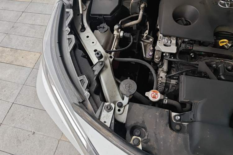 Used Toyota RAV4 2022 2.0L CVT Two-Wheel Drive Fashion Plus Edition Engine Bay Right