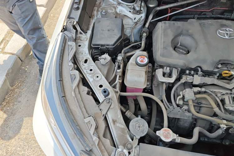 Used Toyota RAV4 2022 Dual-Engine 2.5L E-CVT Two-Wheel Drive Elite Edition Engine Bay Right