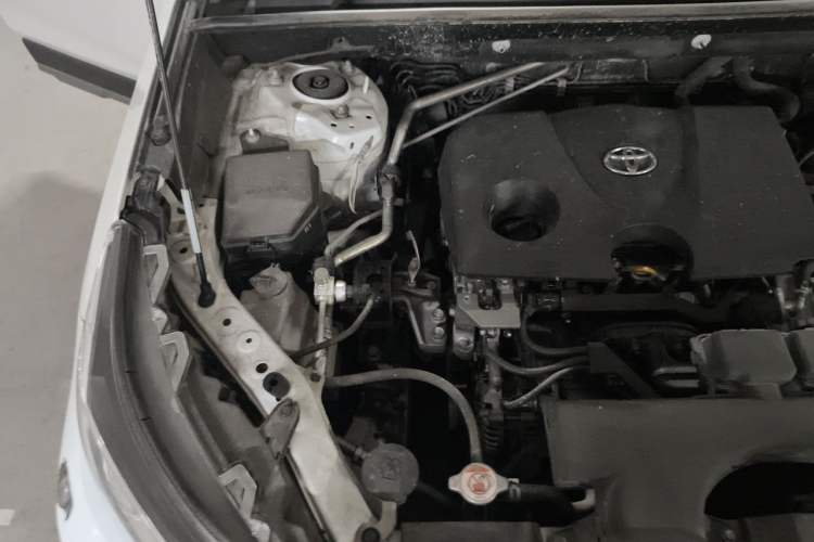 Used Toyota RAV4 2022 2.0L CVT 4x4 Style Plus Edition Engine Bay Right