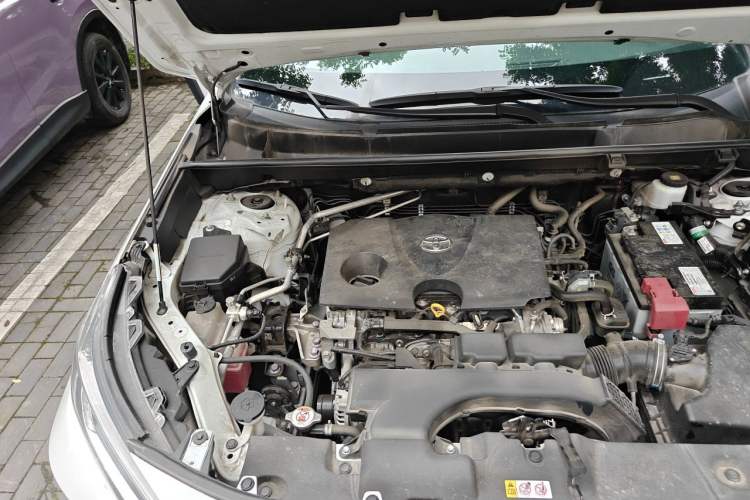 Used Toyota RAV4 2022 2.0L CVT Two-Wheel Drive Fashion Edition Engine Bay Right