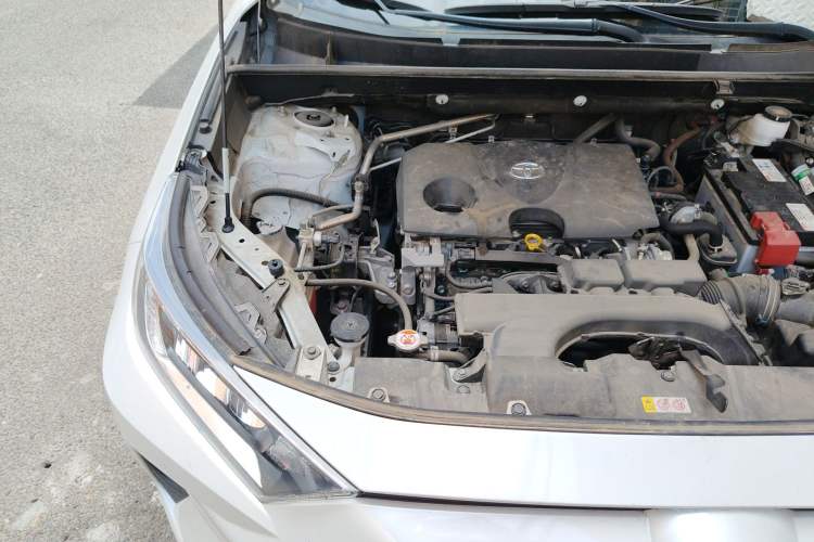 Used Toyota RAV4 2022 2.0L CVT Two-Wheel Drive Fashion Edition Engine Bay Right