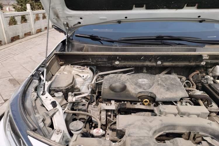 Used Toyota RAV4 2022 2.0L CVT Four-Wheel Drive Premium Edition Engine Bay Right