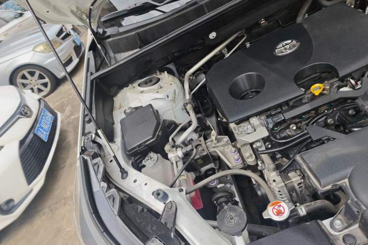 Used Toyota RAV4 2022 2.0L CVT Two-Wheel Drive Fashion Plus Edition Engine Bay Right