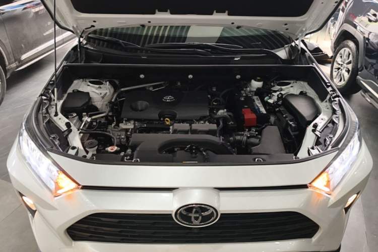 Used Toyota RAV4 2022 2.0L CVT Two-Wheel Drive Fashion Plus Edition Engine Bay