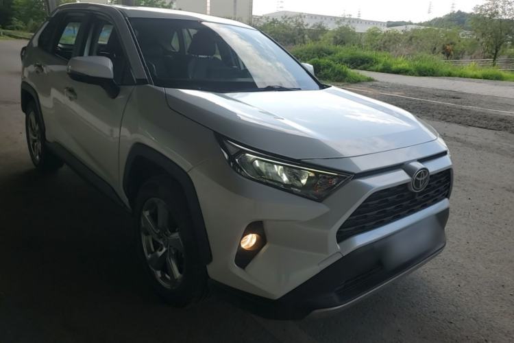 Used Toyota RAV4 2022 2.0L CVT Two-Wheel Drive Fashion Plus Edition Exterior 1