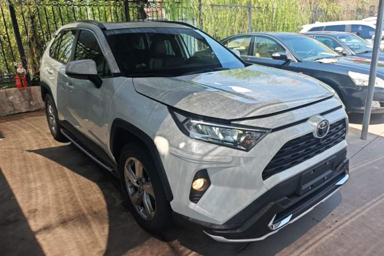Used Toyota RAV4 2022 2.0L CVT Two-Wheel Drive Fashion Edition Exterior 1