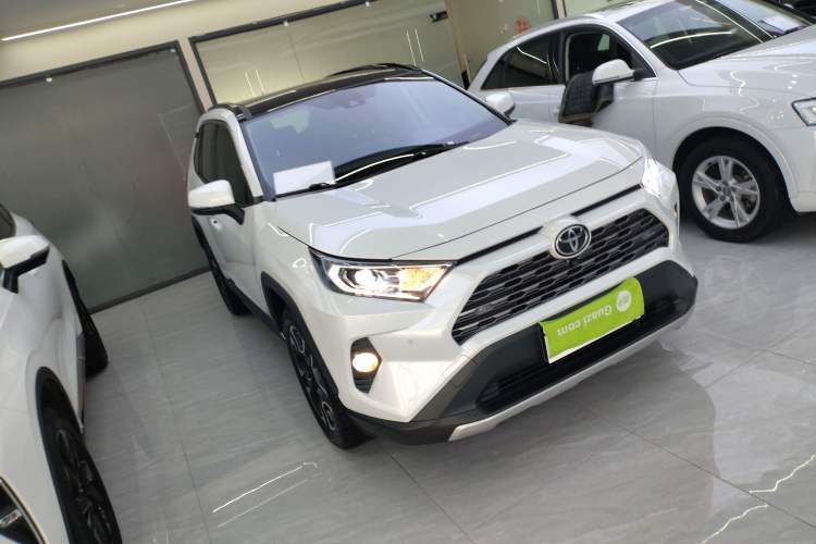 Used Toyota RAV4 2022 2.0L CVT Two-Wheel Drive Prestige Edition Exterior 1