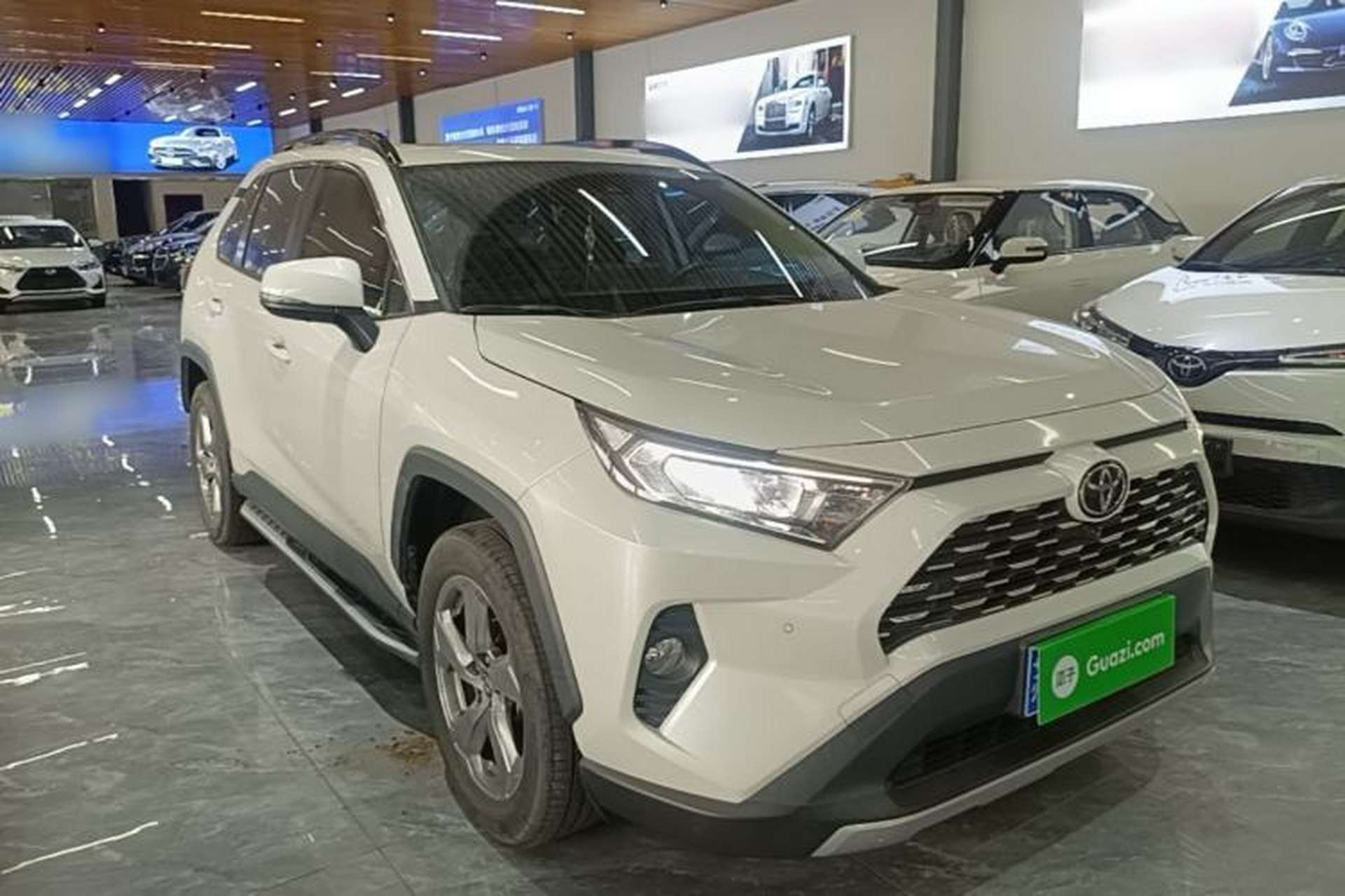 Used Toyota RAV4 2022 2.0L CVT Two-Wheel Drive Fashion Plus Edition Exterior 1