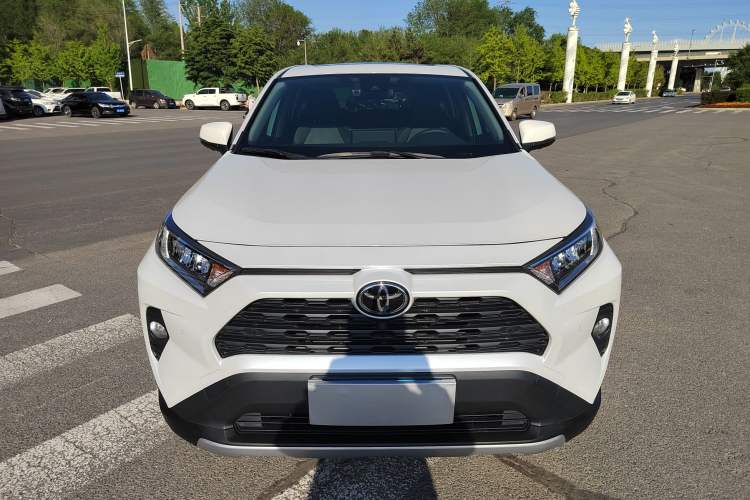 Used Toyota RAV4 2022 2.0L CVT Two-Wheel Drive Fashion Plus Edition Exterior 1