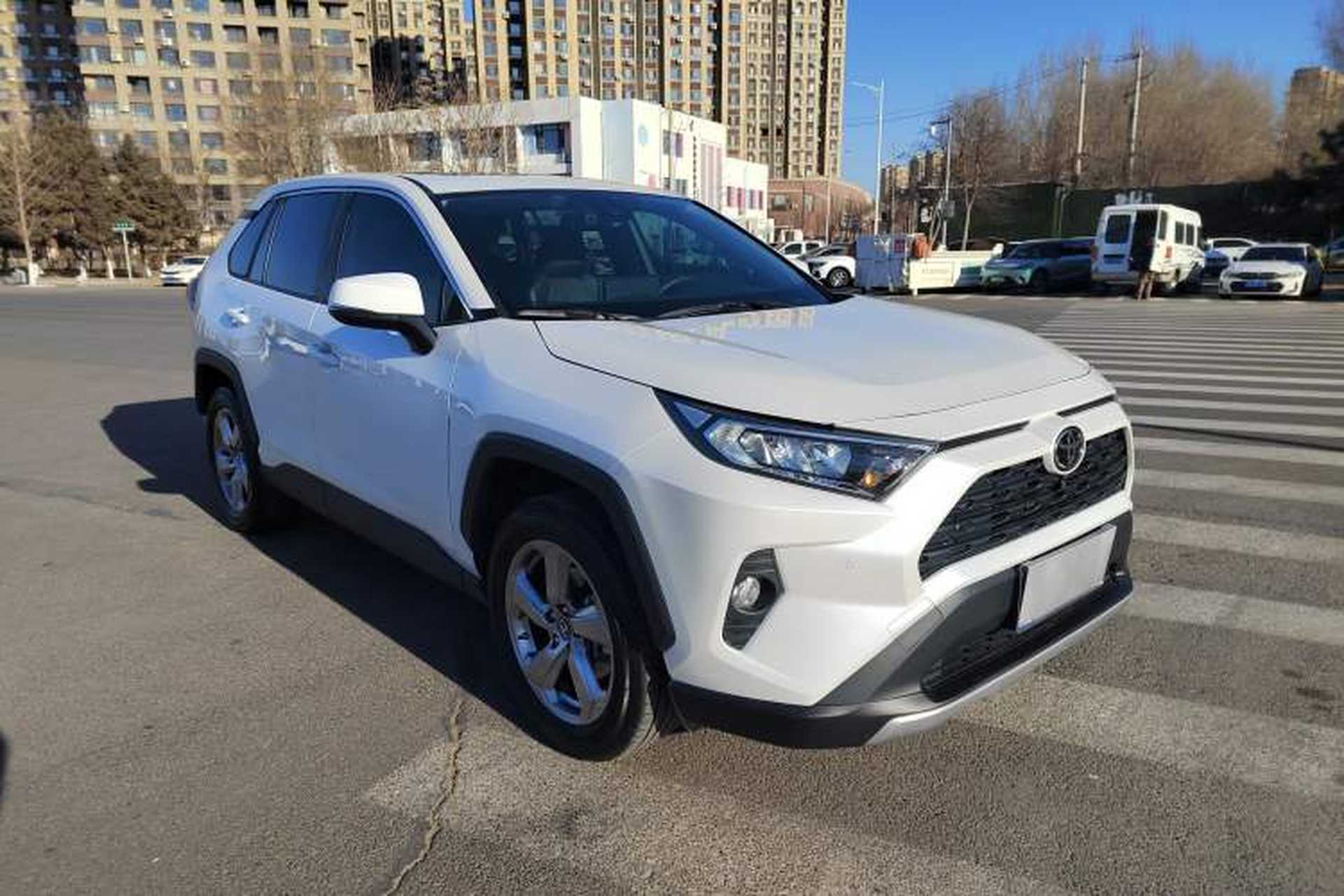 Used Toyota RAV4 2022 2.0L CVT Two-Wheel Drive Fashion Plus Edition Exterior 2