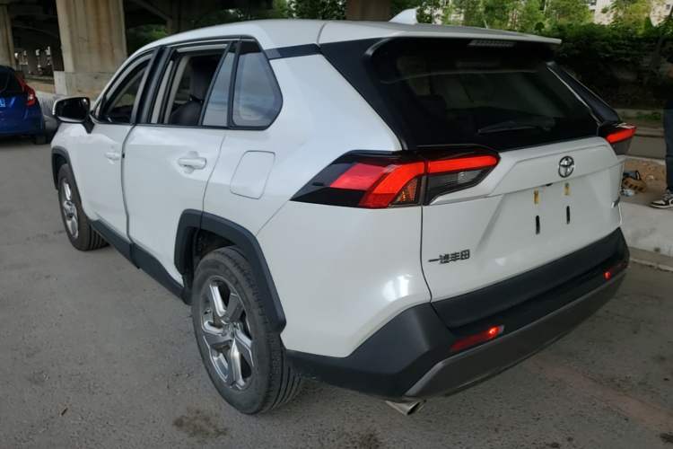 Used Toyota RAV4 2022 2.0L CVT Two-Wheel Drive Fashion Plus Edition Exterior 2