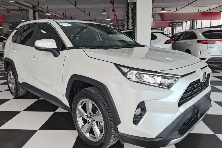 Used Toyota RAV4 2022 2.0L CVT Two-Wheel Drive Fashion Edition Exterior 2