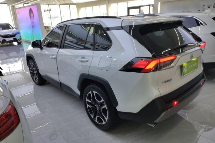 Used Toyota RAV4 2022 2.0L CVT Two-Wheel Drive Prestige Edition Exterior 2