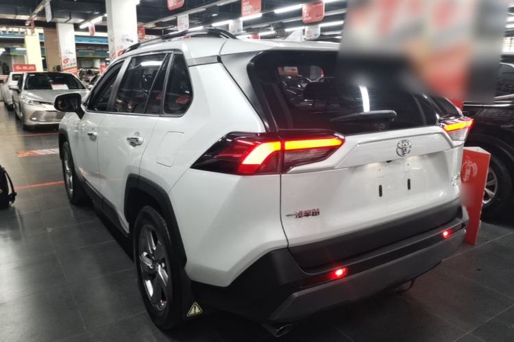 Used Toyota RAV4 2022 2.0L CVT Two-Wheel Drive Fashion Plus Edition Exterior 2