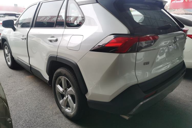 Used Toyota RAV4 2022 2.0L CVT Two-Wheel Drive Fashion Plus Edition Exterior 2