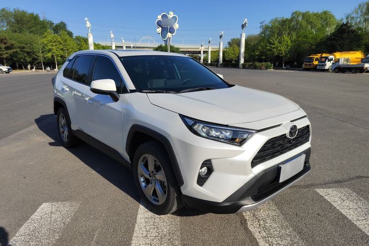 Used Toyota RAV4 2022 2.0L CVT Two-Wheel Drive Fashion Plus Edition Exterior 2